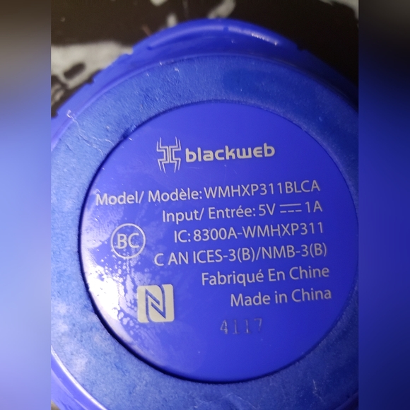 Blackweb Wirelless Bluetooth Speaker - Picture 3 of 3